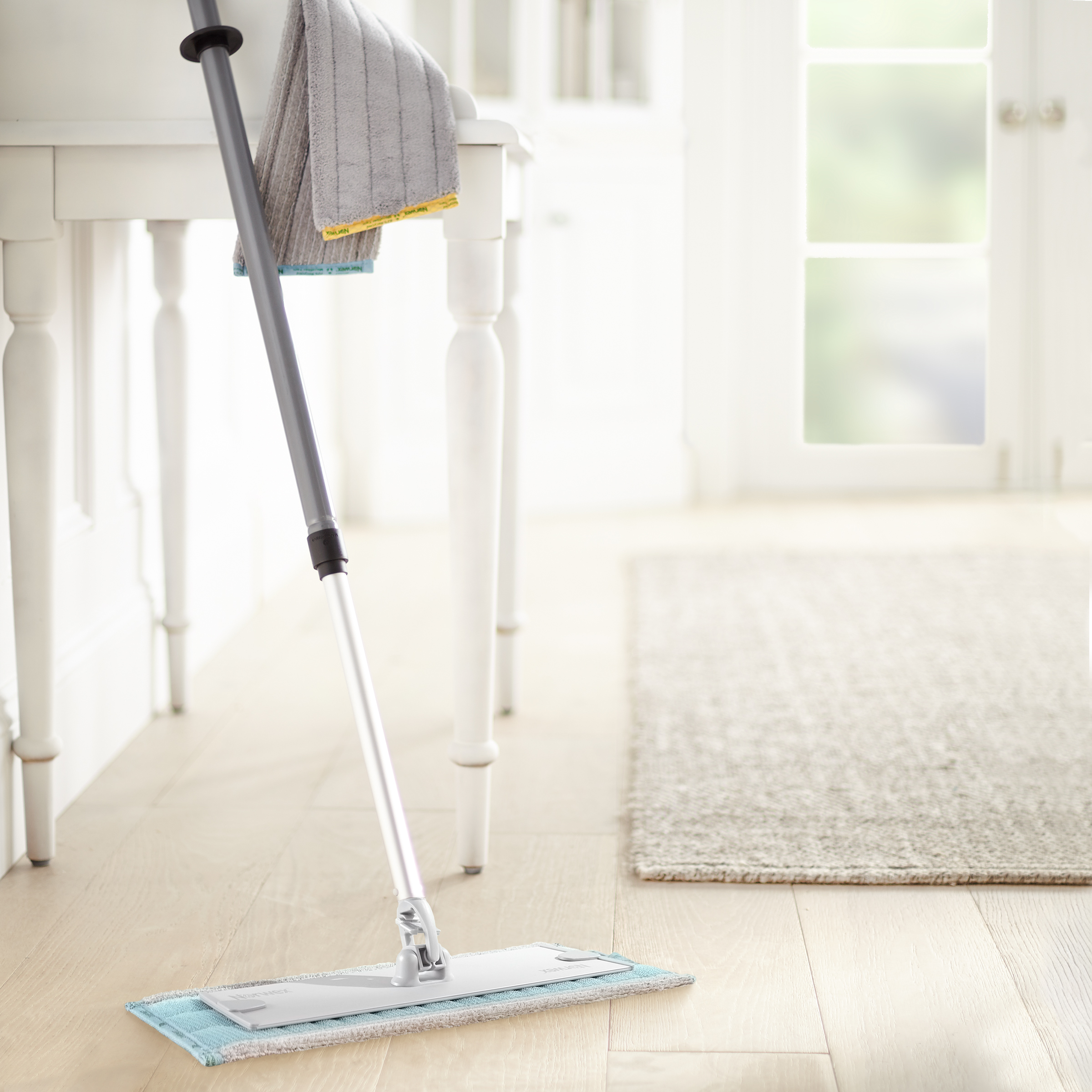 Norwex Superior Mop Starter System - graphite/black