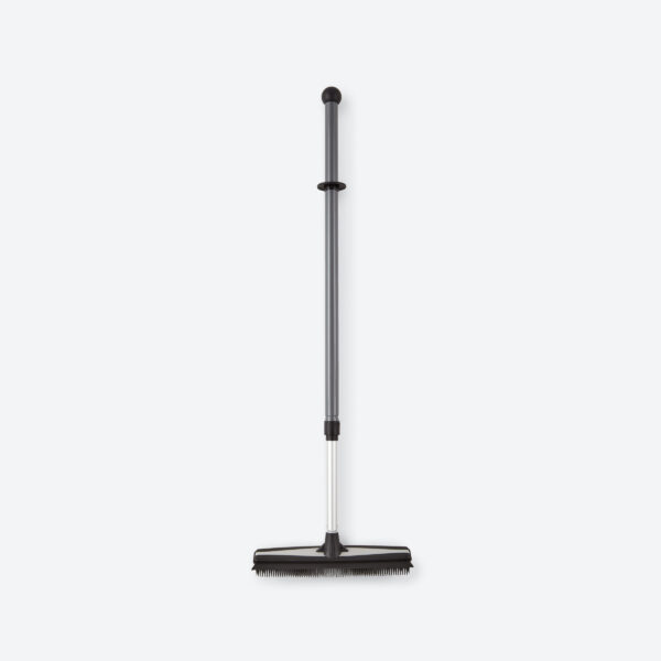 0fdde61646a6c5372bc8638e2c5464f8e108dd05.jpg Norwex Rubber Broom System - graphite/black