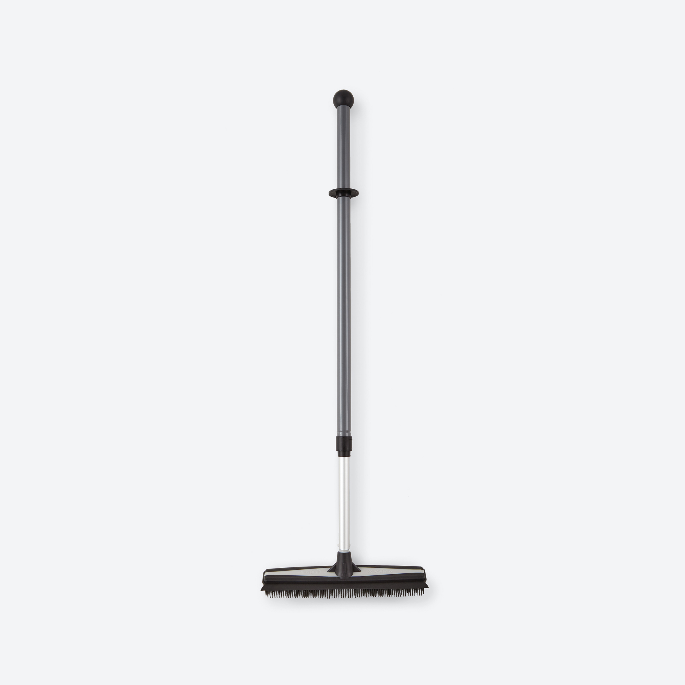 0fdde61646a6c5372bc8638e2c5464f8e108dd05.jpg Norwex Rubber Broom System - graphite/black