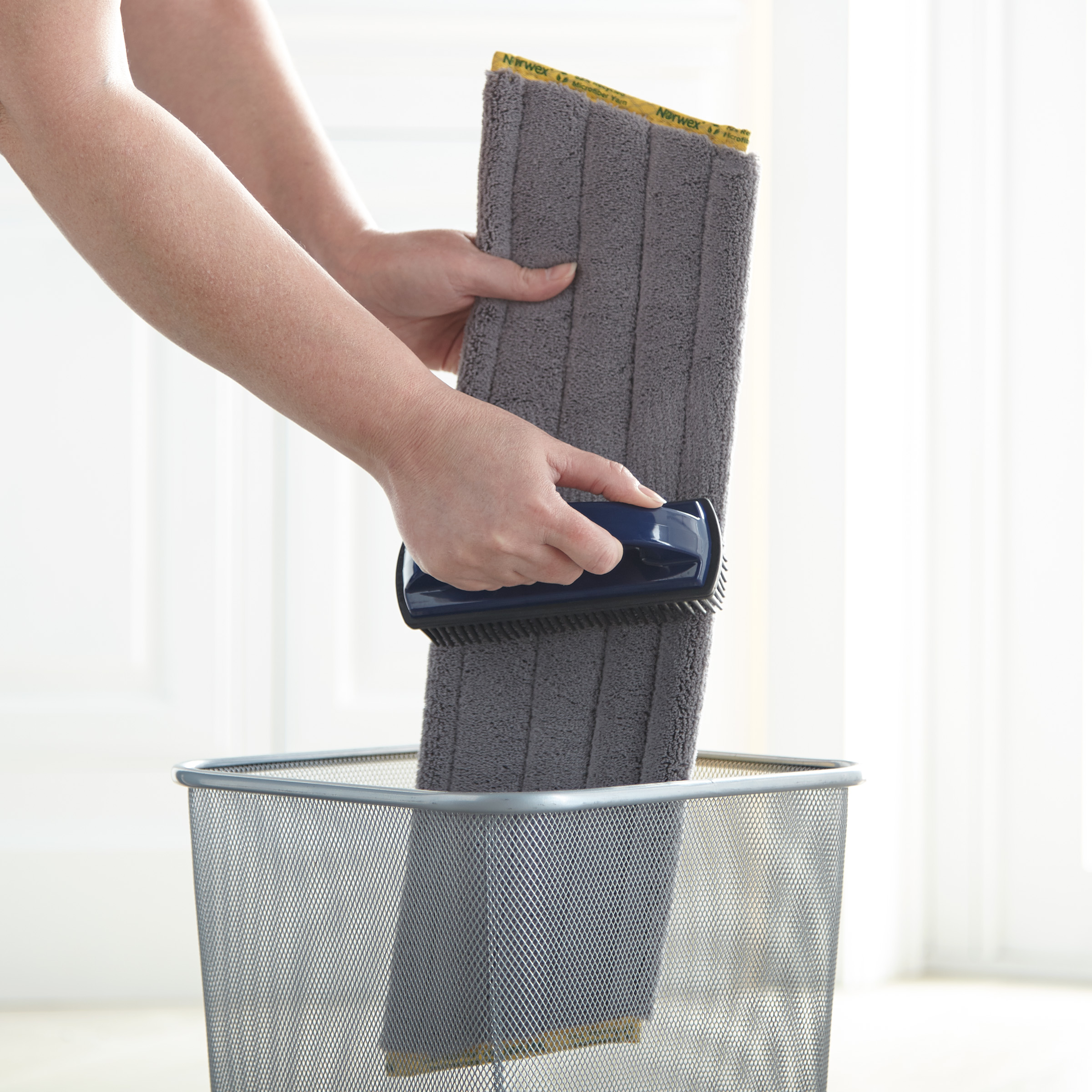 Norwex Dry Superior Mop Pad (large) - graphite/yellow