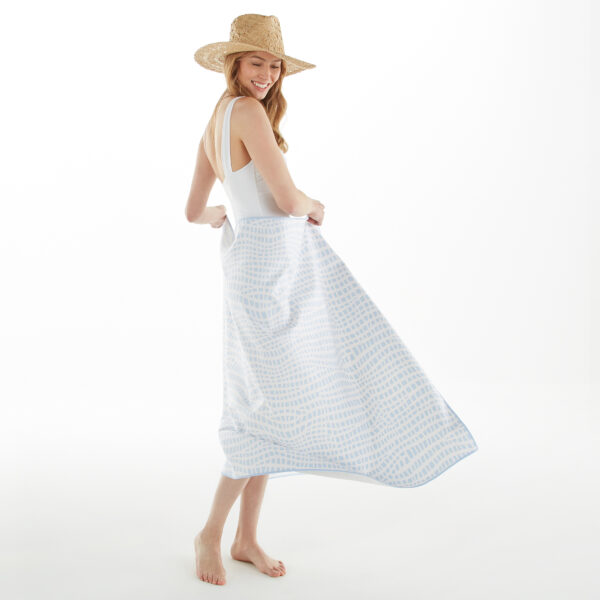 377b7539cd94144bb586cf3d26df145864cd31fe.jpg Norwex Beach Towel and Carrying Pouch, water tile - water tile