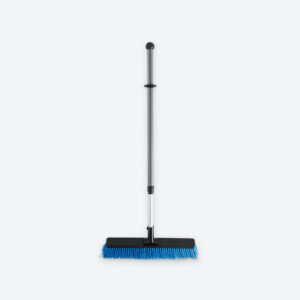 3b9d5cbb7083872af4a8d4917d20ddd573d1e6e9.jpg Norwex Outdoor Broom System - graphite/black