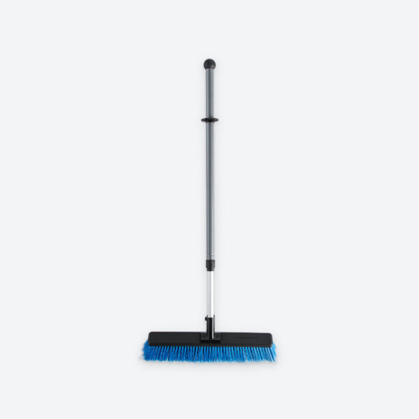 3b9d5cbb7083872af4a8d4917d20ddd573d1e6e9.jpg Norwex Outdoor Broom System - graphite/black