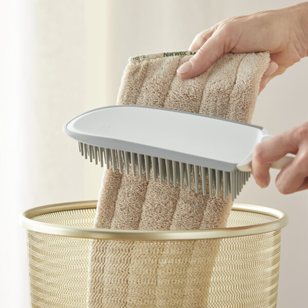 621eb385e7462d8b19c78cd03e316bcd3c8c69e3.jpg Norwex Dustpan and Brush