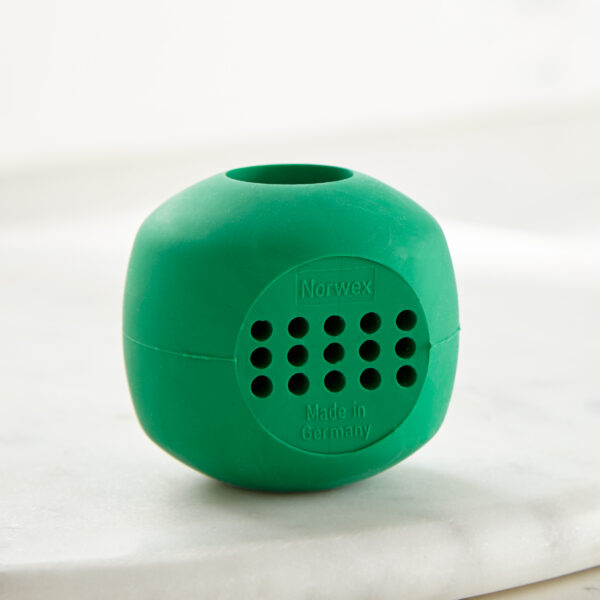 6414c734211c37c3f53e79847592e753cf1d74d7.jpg Norwex Magnet Ball