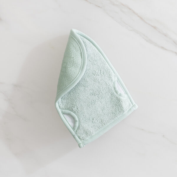 66c959575ed2be3df37f1a52cb9284c985dc2b44.jpg Norwex Body and Face Scrub Mitt, eucalyptus