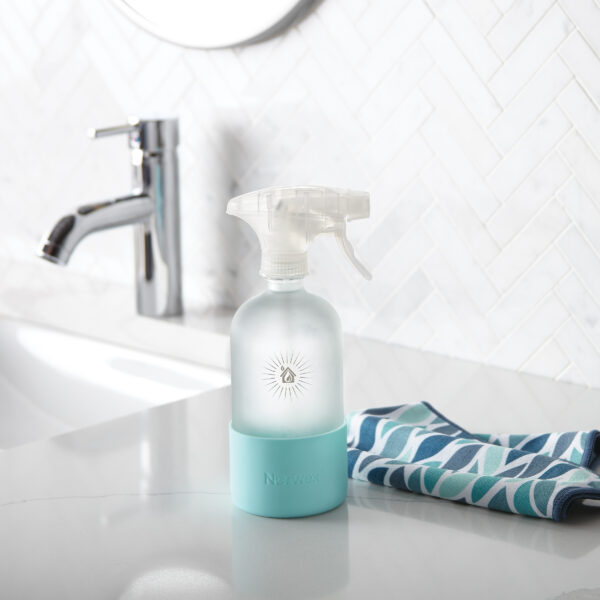 67af018300f114a39fcc27ddfd770bb2ce805dad.jpg Norwex Forever Bottle with Sprayer - sea mist