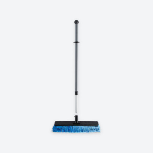 684683027a4e92014aacdfba63ec077b3294f1bf.jpg Norwex Outdoor Broom System - graphite/black