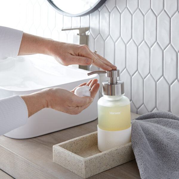 6989cd93ca4e0e1cede2c393445508a658991833.jpg Norwex Forever Bottle with Foaming Hand Wash Dispenser
