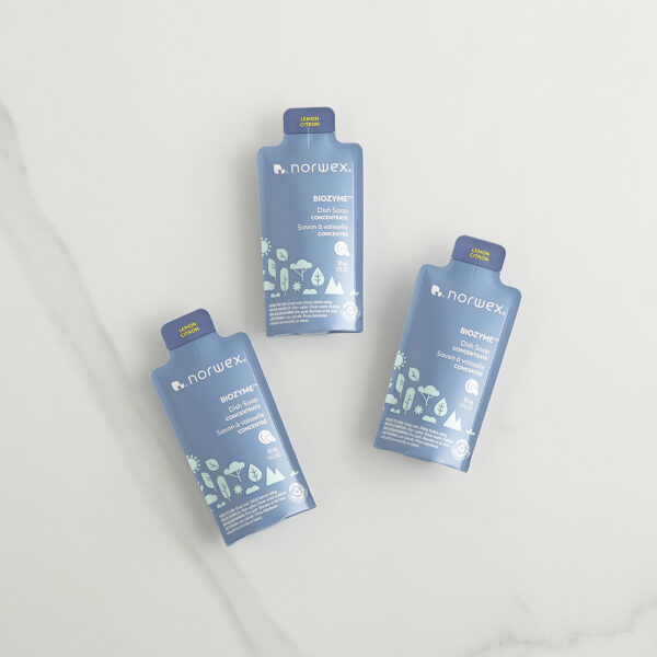 69f6d8c6fd07376241543b313d98544f4bd8974c.jpg Norwex Forever Refillable BioZyme Set with Sprayer