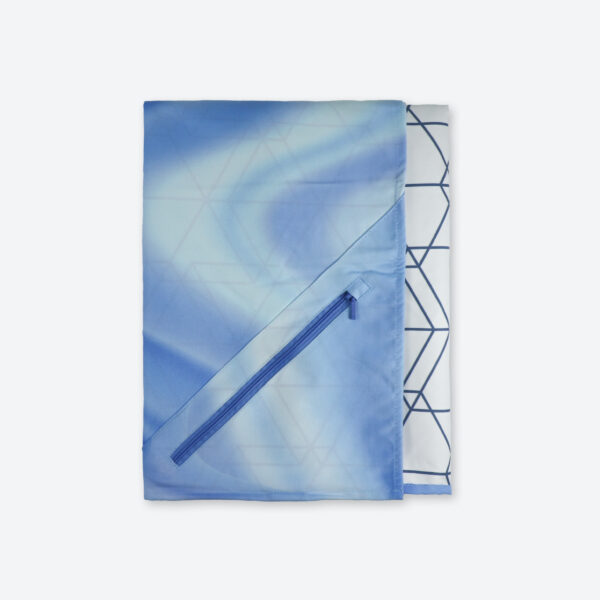 6d36efa28fa7a8afd11eed45f38faa92142a04e6.jpg Norwex Beach Towel and Carrying Pouch - wave/geo