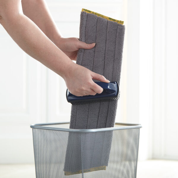 71a1149bbcb86e9003a45fb11ceefce966b32f1a.jpg Norwex Superior Mop Starter System with Rubber Brush - graphite/black