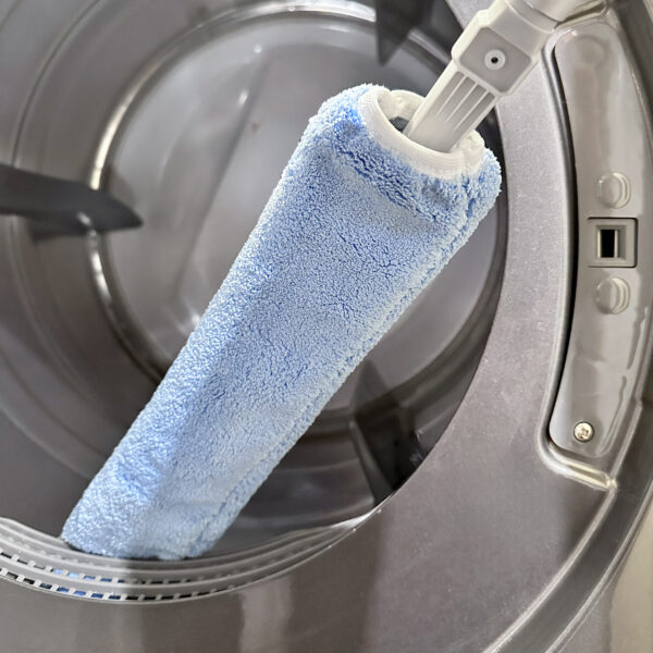 816fc8181f68b1cb123efea22ade83a9cd2632d9.jpg Norwex EnviroWand® with Flat Two-Sided Dusting Sleeve Replacement - blue