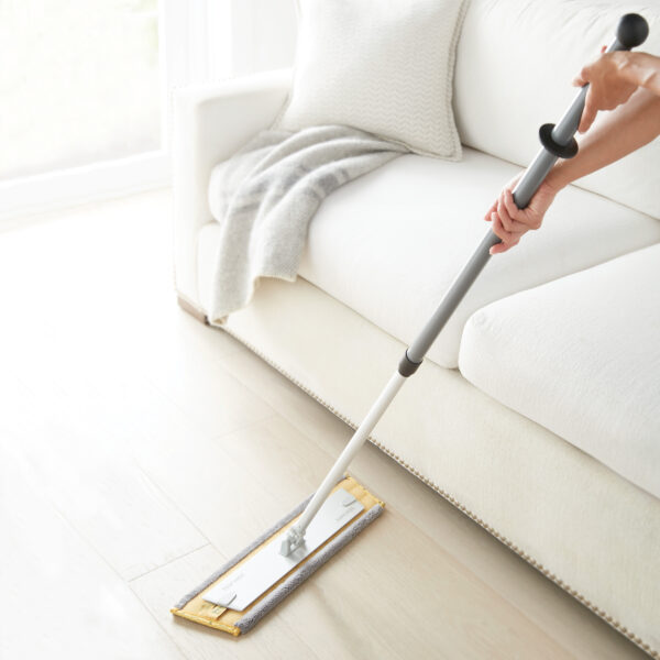 829fa9e085de7fd9be0e5c45da276cb38f64fa30.jpg Norwex Dry Superior Mop Pad (large) - graphite/yellow