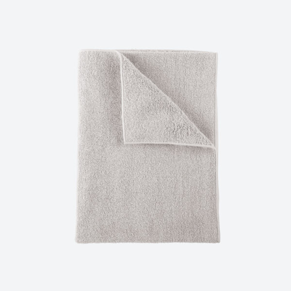 8842b93a99d2ea7da005bf12876547276d6a0037.jpg Norwex Lyocell Microfiber Plush Bath Towel - heathered oatmeal