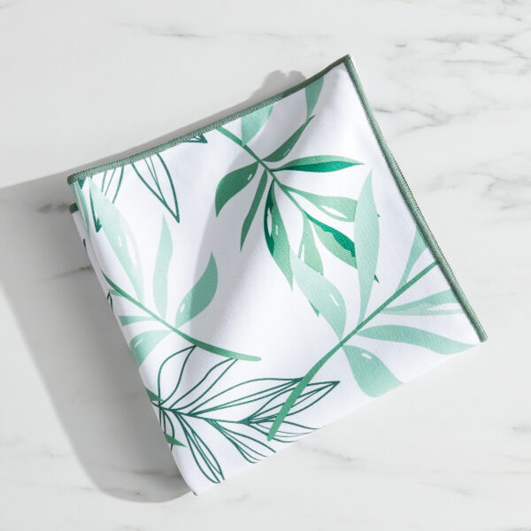8847b552aff3965c4bc2f73fad177249d66dc0a6.jpg Norwex Window Cloth - palm