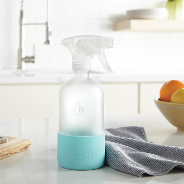 8aa2bb20efa614ecedcad790f937ee7ec60ea196.jpg Norwex Forever Bottle with Sprayer - sea mist