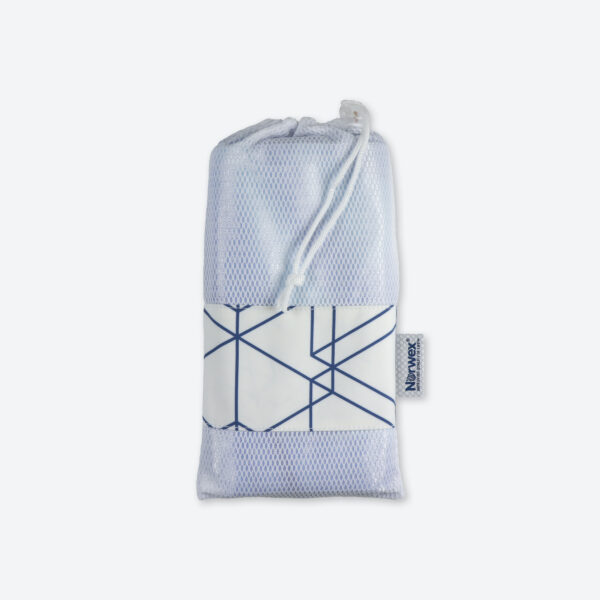 9d7a21e03a3be2c9becea4b6f3bdff29cb1054cd.jpg Norwex Beach Towel and Carrying Pouch - wave/geo