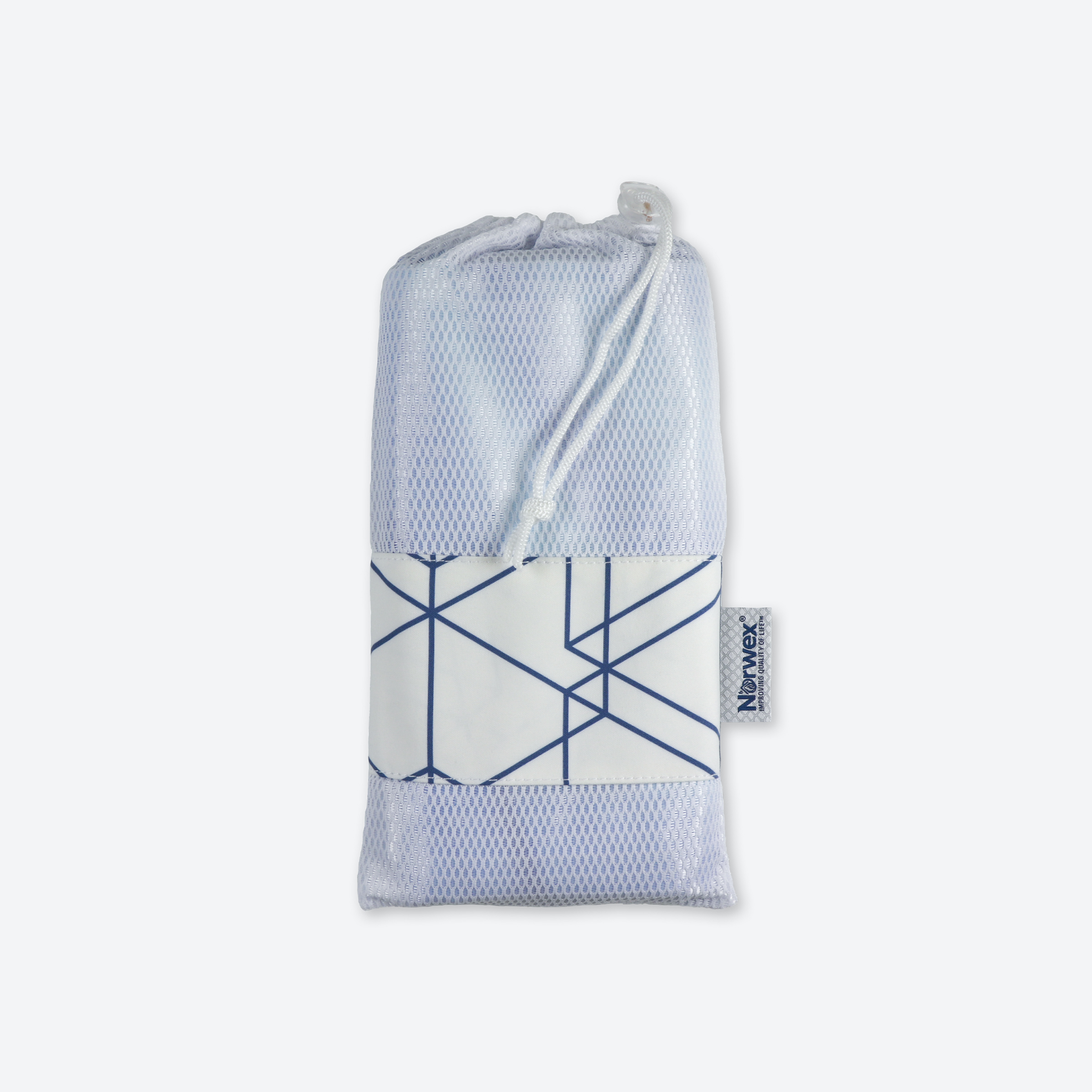 9d7a21e03a3be2c9becea4b6f3bdff29cb1054cd.jpg Norwex Beach Towel and Carrying Pouch - wave/geo