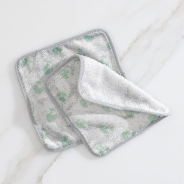 a4f3f3aa6e371263e7ec7e455007acae10f4dac6.jpg Norwex Makeup Removers, leaf (set of 2)