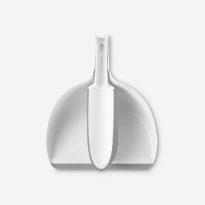 b735ac736dc4307cf2b16b026a85b604bbb7de8c.jpg Norwex Dustpan and Brush
