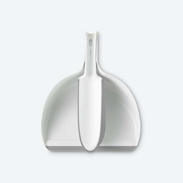 b735ac736dc4307cf2b16b026a85b604bbb7de8c.jpg Norwex Dustpan and Brush