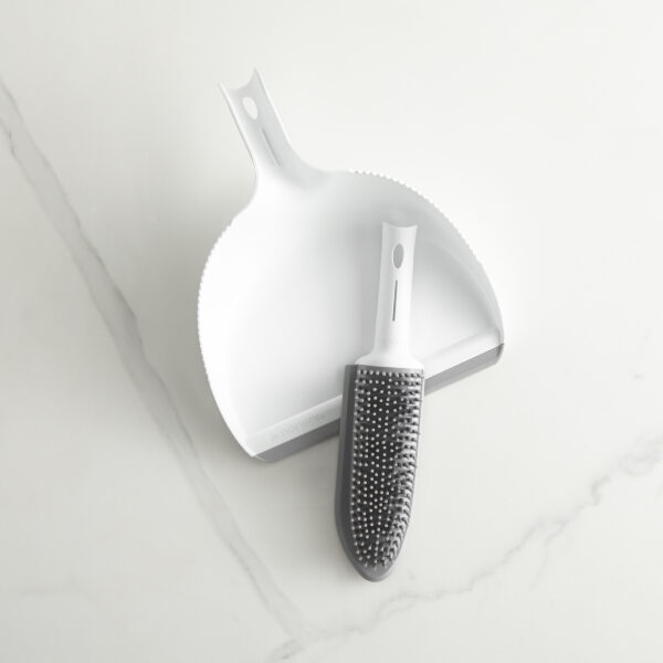 c55ef0fe9e29b03d97a83941369f0bb5cc8a2efe.jpg Norwex Dustpan and Brush