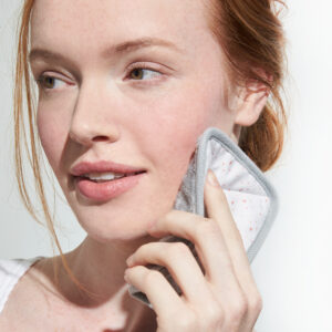 cd03dd9ac4c78d9f0f35124b01be761be43788bb.jpg Norwex Dual-Sided Makeup Removers