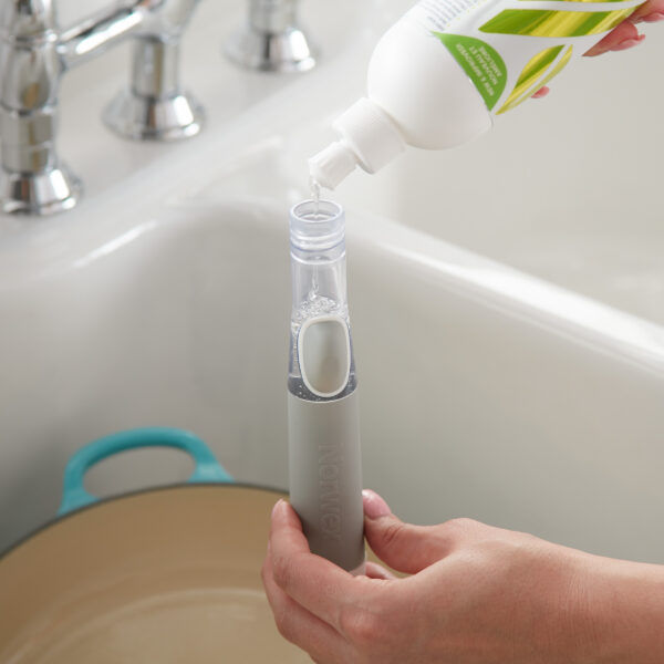 d51d7846bc3ddc757f1d2fb31f5d700bd0174622.jpg Norwex Soap-Dispensing Kitchen Scrub Brush
