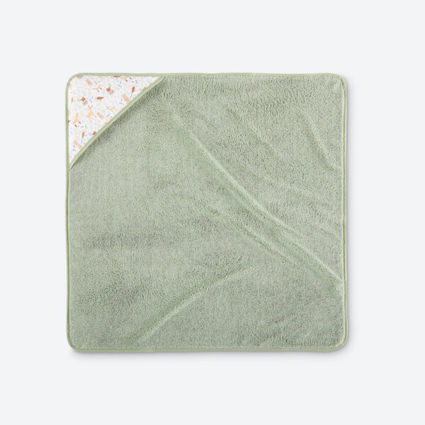 d7d452f66eb5248d18cfc3ec676f97e8a4333ee5.jpg Norwex Kids Hooded Towel - sage with woodland hood