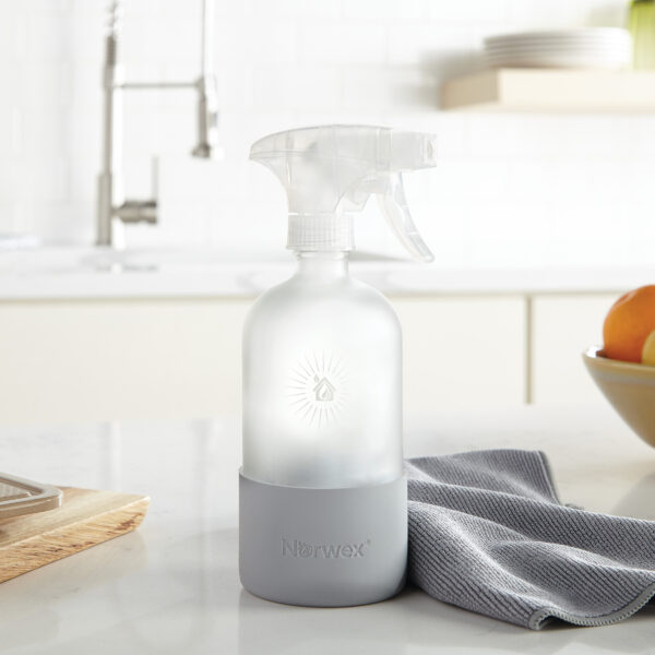 d941a0e55694c558e0907a1ba39c8ee83a95d8ae.jpg Norwex Forever Bottle with Sprayer - grey