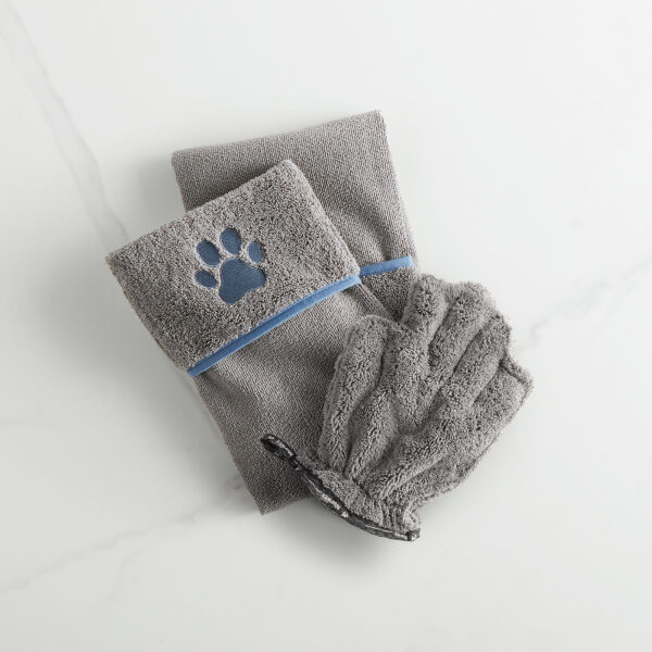 dc812c5d428cc62082c818ce303099f8cdca3f59.jpg Norwex Pet Towel - graphite with blue trim
