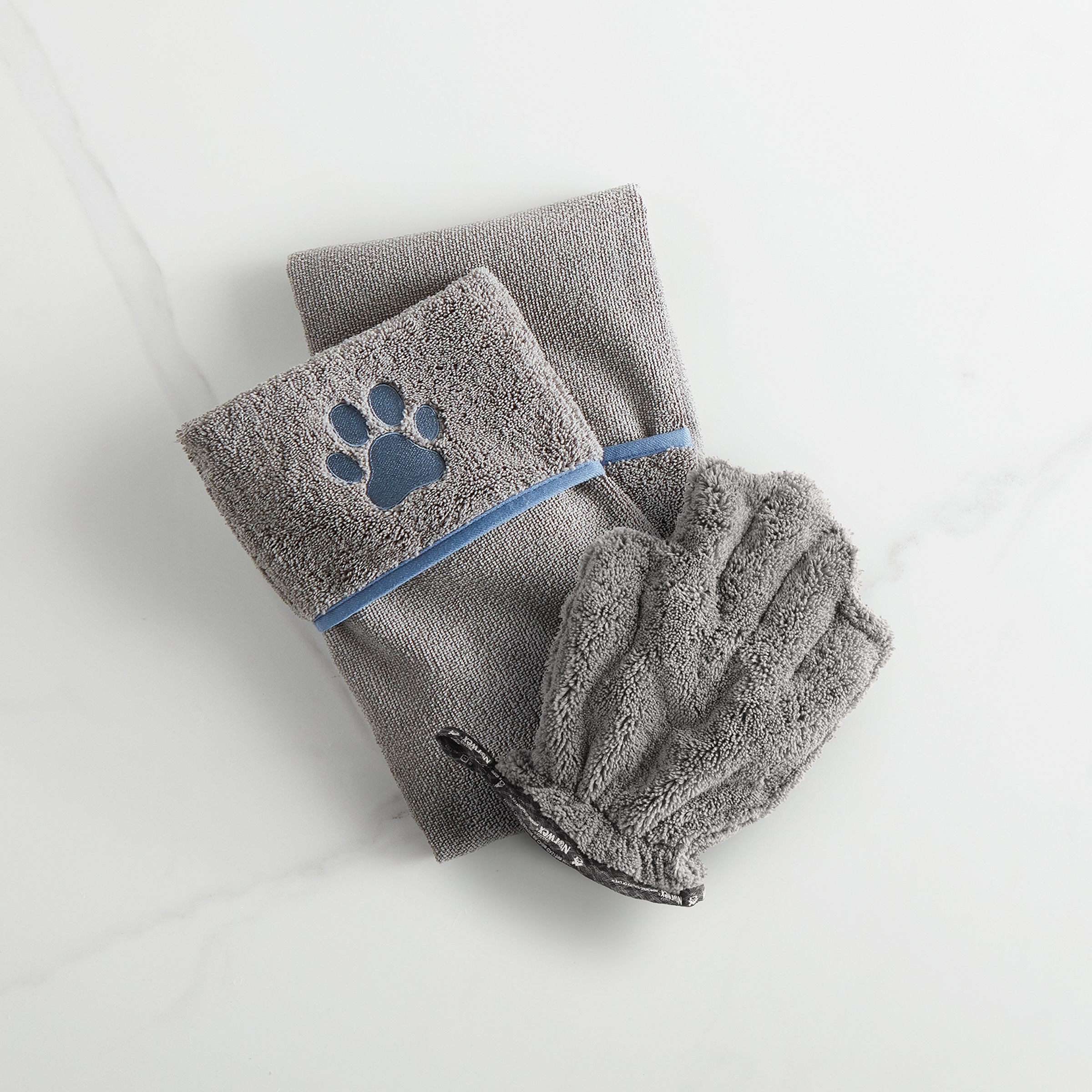 dc812c5d428cc62082c818ce303099f8cdca3f59.jpg Norwex Pet Towel - graphite with blue trim