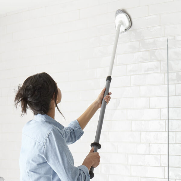 e68cedb19578897421fbb61ba604036d0a478002.jpg Norwex Tub and Tile Cleaning Attachment with Microfiber Pad