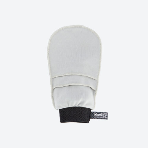 f37e798e8b76dd7659fb3b0d1700d452e6ccaba1.jpg Norwex 3-in-1 Car Mitt - grey