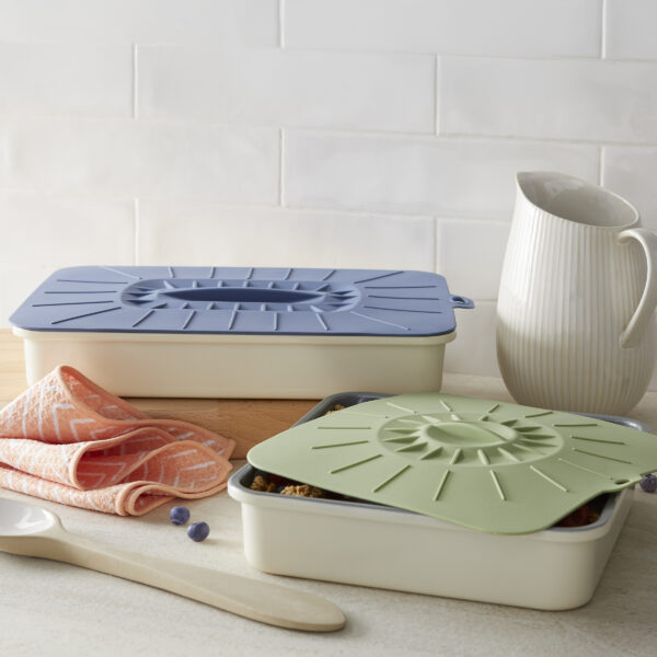 f9f6ebf329c8a4e9dbd15260263b2f14af114f26.jpg Norwex Silicone Bakeware Lids - rectangle, blue/square, green